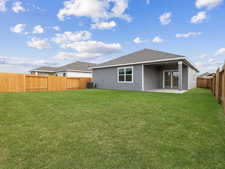 15415 Maple Terrace Dr — Photo 2