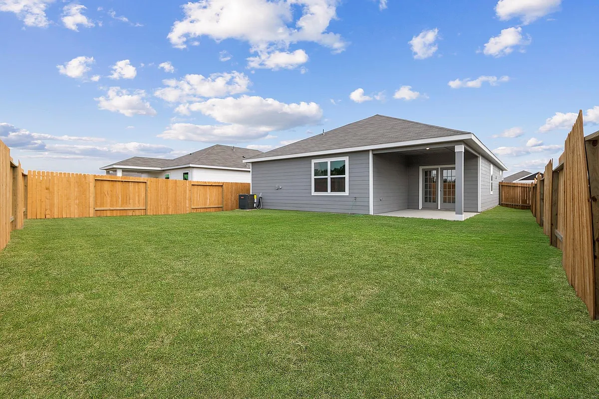 Building Photo - 15415 Maple Terrace Dr