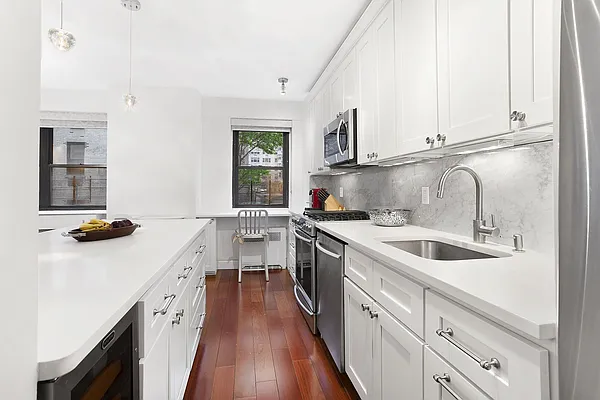 Sold by Compass | media 18