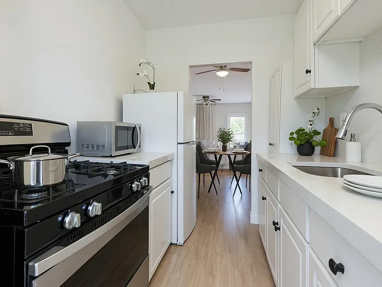 900 Euclid Ave #5 — Photo 7