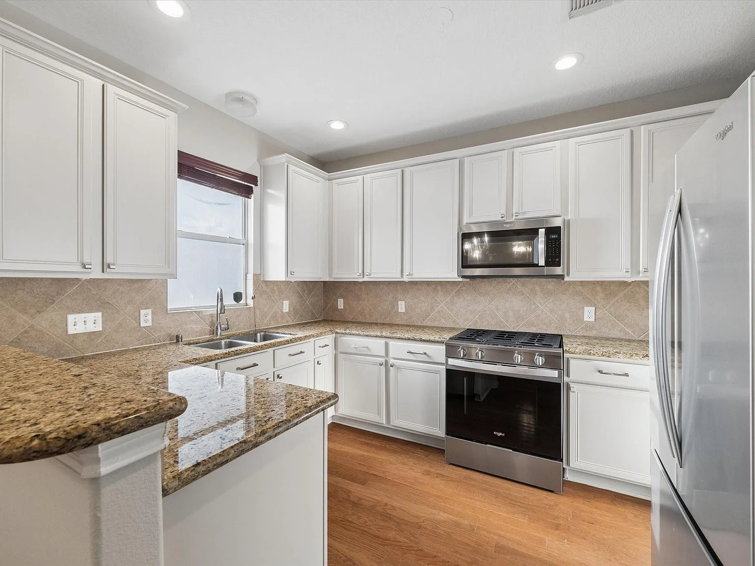 3 bed, 2.5 bath, 2031 sqft, $2,750 — Photo 4