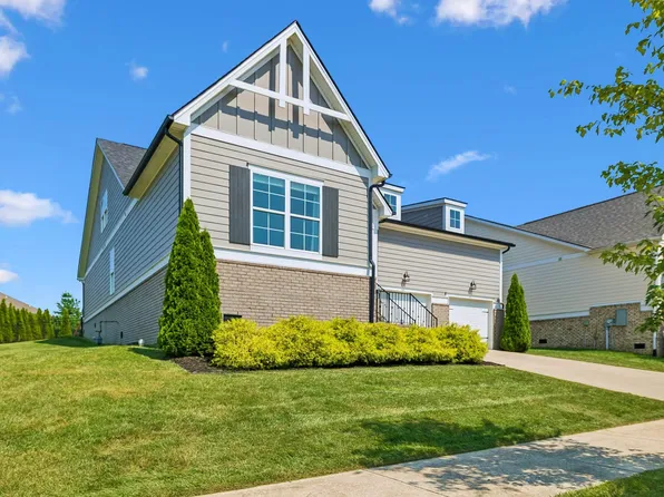 2310 Durham Trail Dr, Thompsons Station, TN 37179