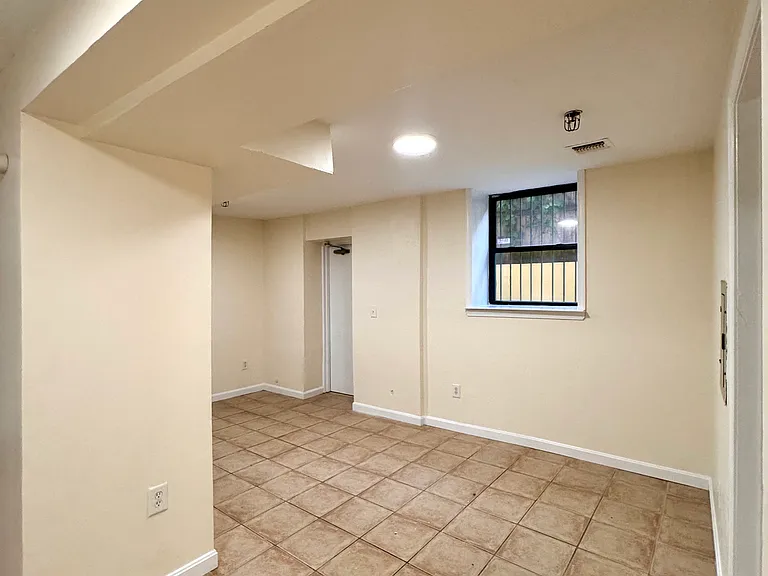 64 Park St #B — Photo 8