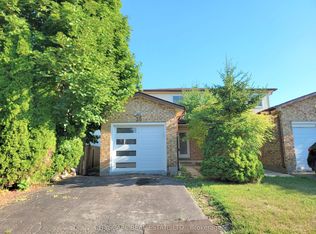 15 Hartsfield Dr, Clarington, ON L1E1M8