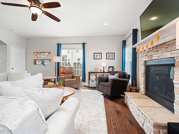 5th image of 4707 Larkhill Ln