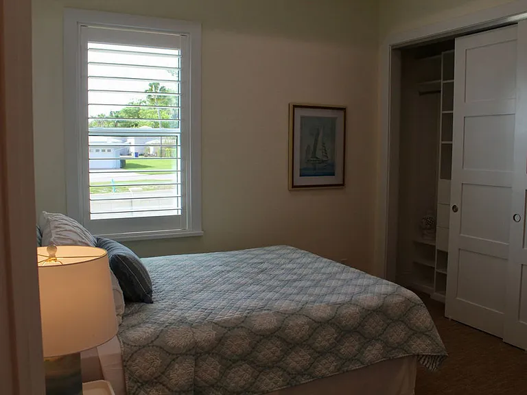 224 N Riverside Dr — Photo 28
