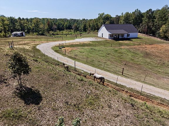 2nd image of 579 Tuscumbia Rd