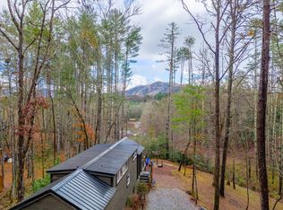 158 Pawprint Ln, Franklin, NC 28734