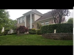 1423 Oakwood Hollow Ln, Toms River, NJ