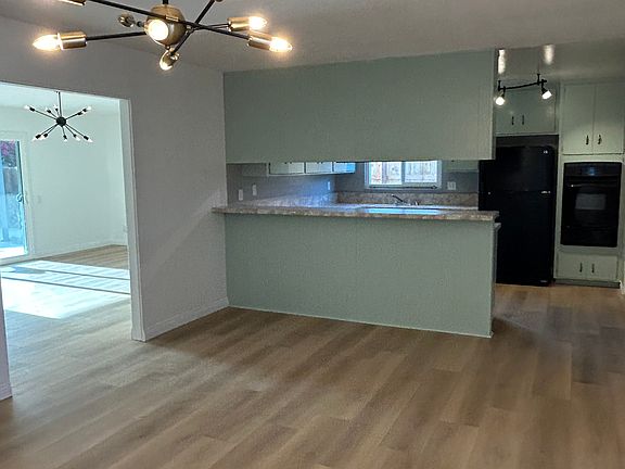 4th image of 44813 Windsor Dr