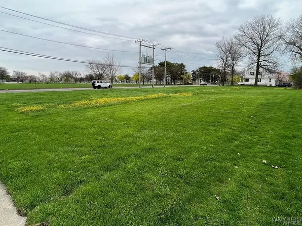 3303 Pine Ave #2, Niagara Falls, NY 14301