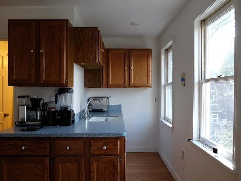 46 Summerhill Ave #3 — Photo 10