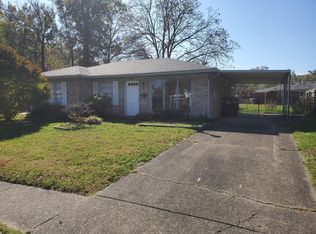 222 Mackie Ln, Louisville, KY 40214