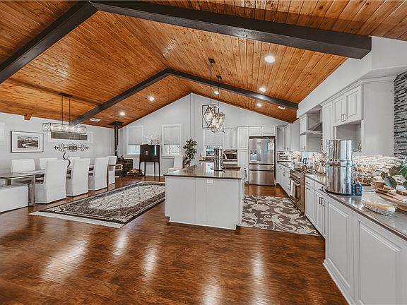 3rd image of 8030 La Croix Rd