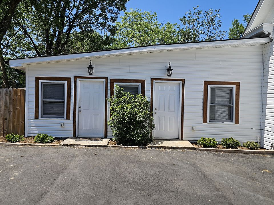 1st image of 400 S Sanford St
