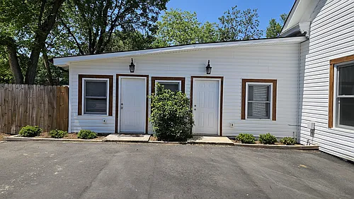 400 S Sanford St Photo 1