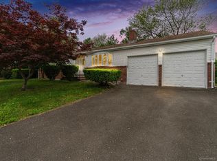 24 Linde St, West Haven, CT 06516