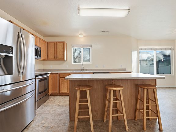 5th image of 668 E 2000 S