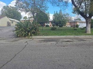 21335 Community St, Canoga Park, CA 91304