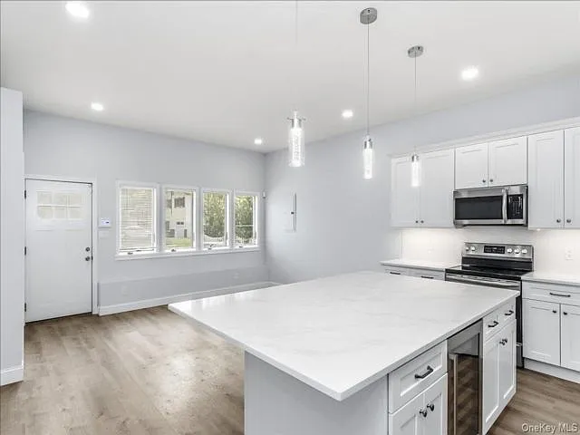 1 bed, 2.0 bath, 1170 sqft, $3,200 — Photo 3