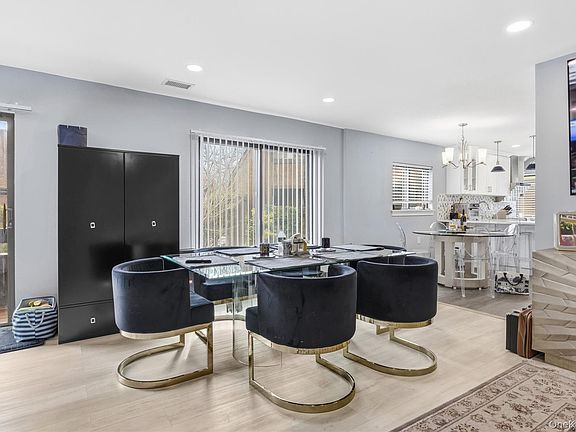 5th image of 63 Acorn Ponds Drive