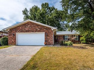 515 Drawbrook Cir, New Albany, IN 47150