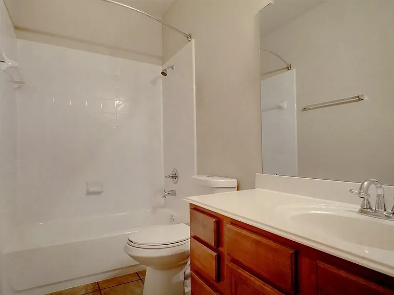 4561 Grassy Glen Dr — Photo 4