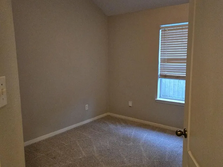 2707 Hewn Rock Way — Photo 15