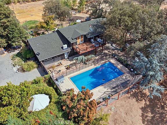 3rd image of 3561 Clark Rd