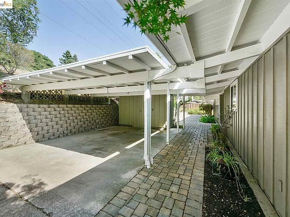 4th image of 27 Ivy Dr