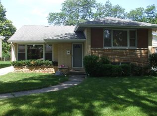 1124 Forest Rd, La Grange Park, IL 60526