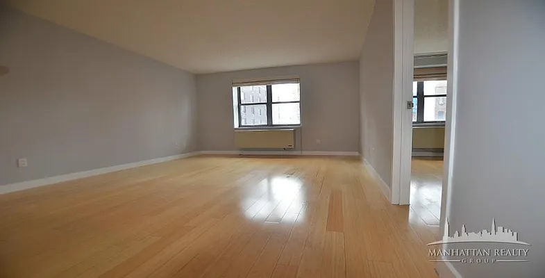 Rented by Manhattan Realty Group | media 18