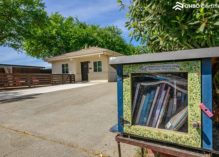 415 Baker St — Photo 21
