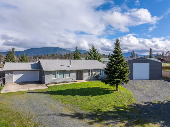 473 Almeda St, Merlin, OR 97532