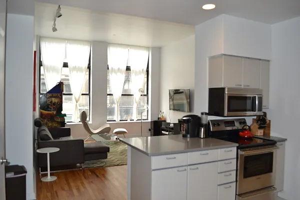 Rented by Tabak Real Estate | media 19