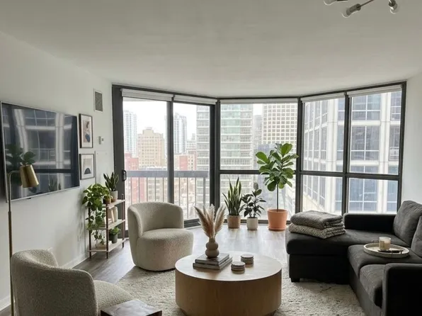 33 W Delaware, 33 W Delaware Pl APT 10D, Chicago, IL 60610