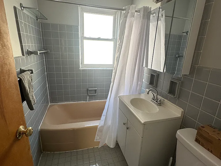 2644 W Balmoral Ave #1 — Photo 9