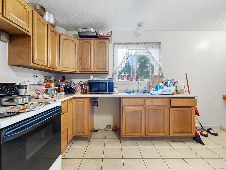 24 Florence St #2 — Photo 14