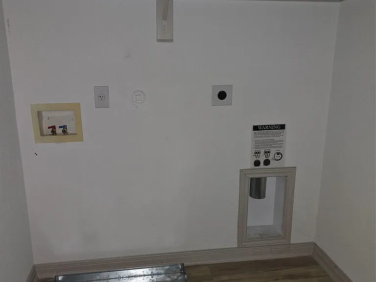 7520 Magnolia Vlg #101 — Photo 12