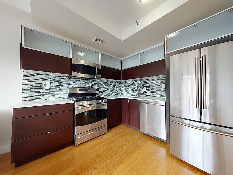 353 E 104th St #7D — Photo 6