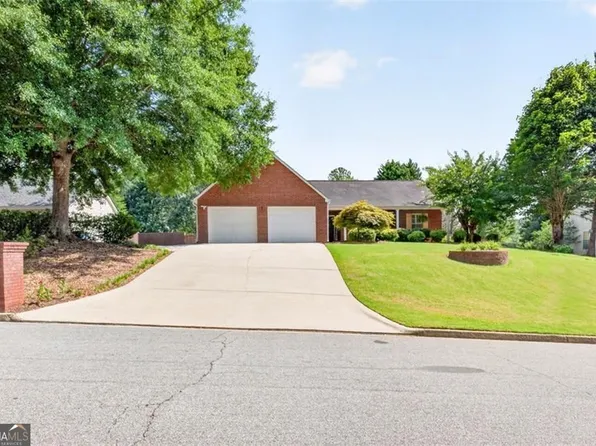 1561 Timber Heights Dr, Loganville, GA 30052