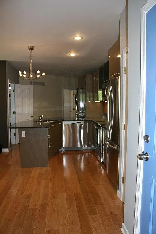 2 bed, 1000 sqft, $1,770 — Photo 3