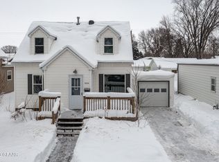 1904 4th Ave N, Grand Forks, ND 58203