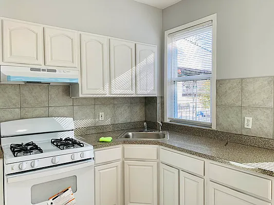 Rented by Compass | media 21