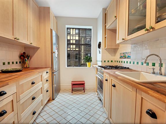 3rd image of 116 Pinehurst Ave APT F45