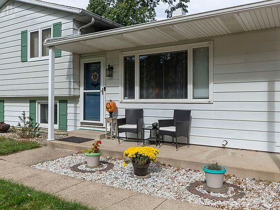 2nd image of 16177 Branchwood Ln
