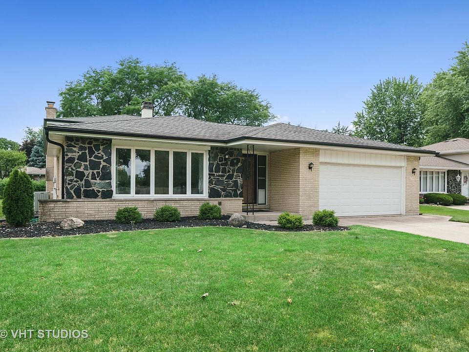 1st image of 413 Claremont Dr
