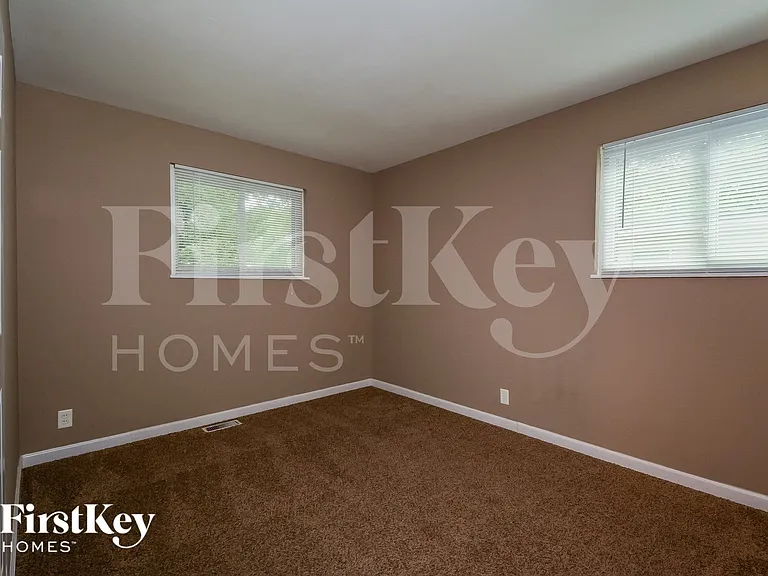 400 Humes Ln — Photo 12