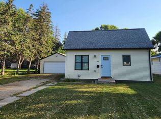 705 E Main St, Marshall, MN 56258