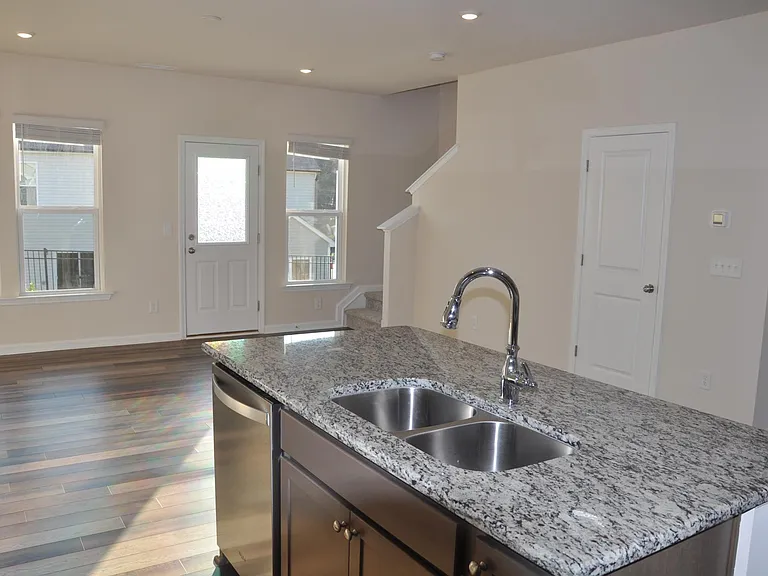 611 Bucknell Way — Photo 8